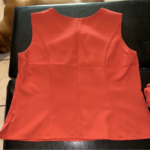 Lily and Taylor tank with blazer set - Picture 8 of 10